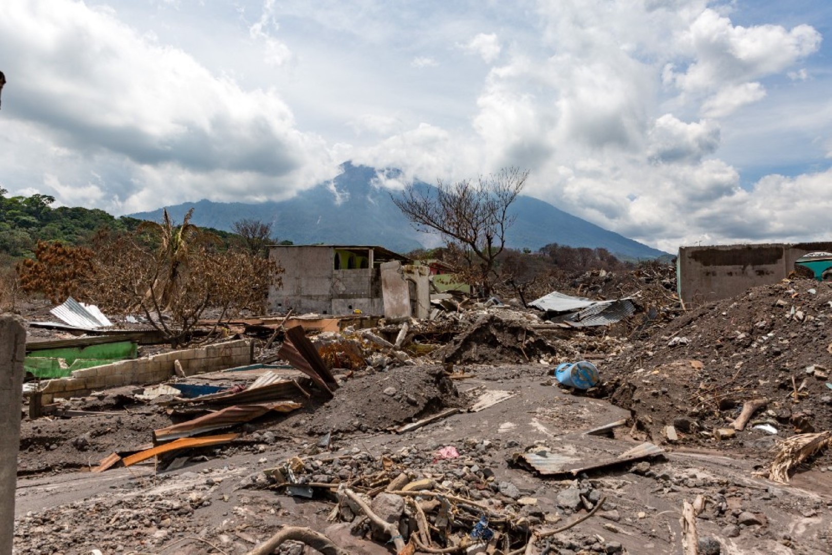 We hate the destructive and deadly pyroclastic flows from volcanoes. The gases and ash from Fuego, in Guatemala, killed more than 100 people and displaced thousands in June 2018. Photo by William Vazquez.