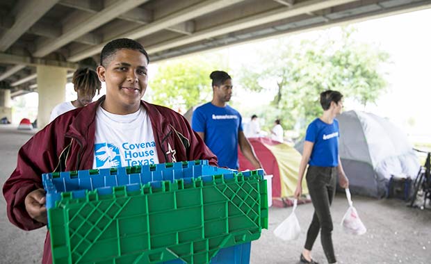 Staff and volunteers from Covenant House Texas provide outreach services to the homeless in Houston with support from Americares Hurricane Harvey Relief Program. 