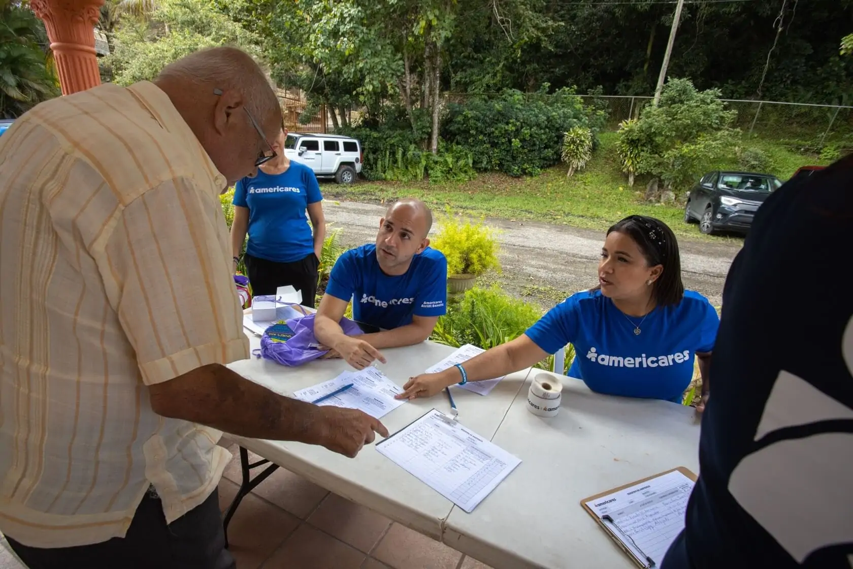 Emergency team at work with people affected by the Puerto Rico earthquakes